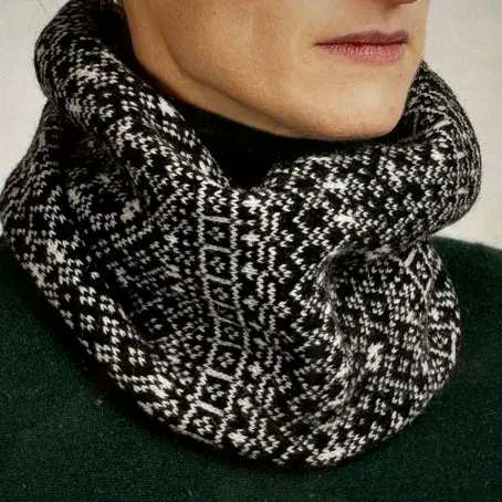 Fair Isle Snood. Black and white.