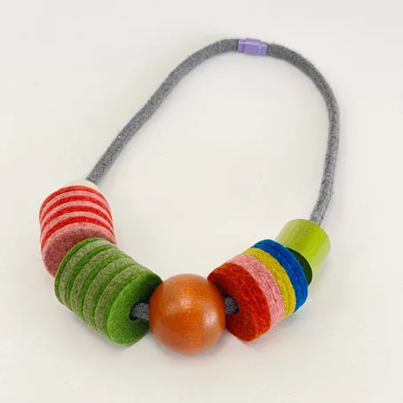 Felt bead necklace - red